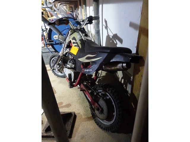 Kleine crossmotor (na te zien) - afbeelding 5 van  5