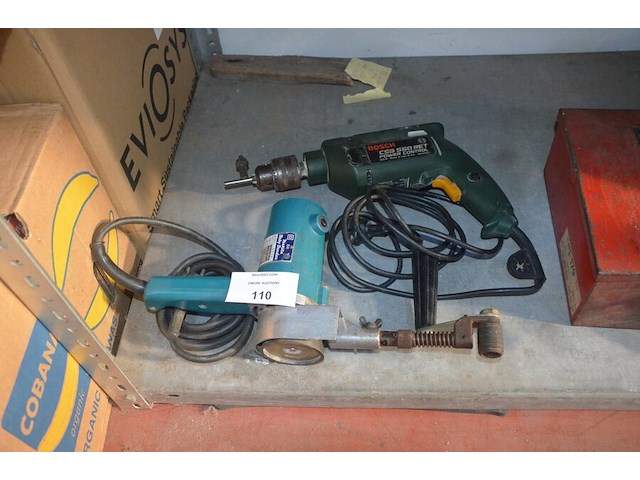 Kleine elektrische schuurder makita baby sander 9030 , elektrische boormachine bosch csb 550 ret - afbeelding 1 van  6