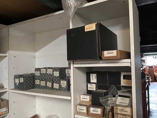 Kleine partij accessoires en installatiemateriaal - afbeelding 2 van  12