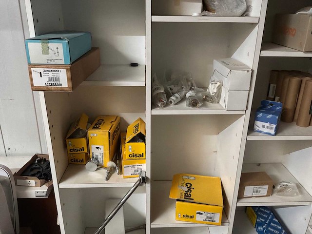 Kleine partij accessoires en installatiemateriaal - afbeelding 9 van  12