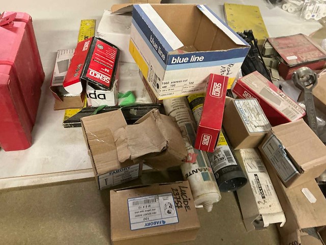 Kleine partij bevestigingsmaterialen - afbeelding 3 van  3