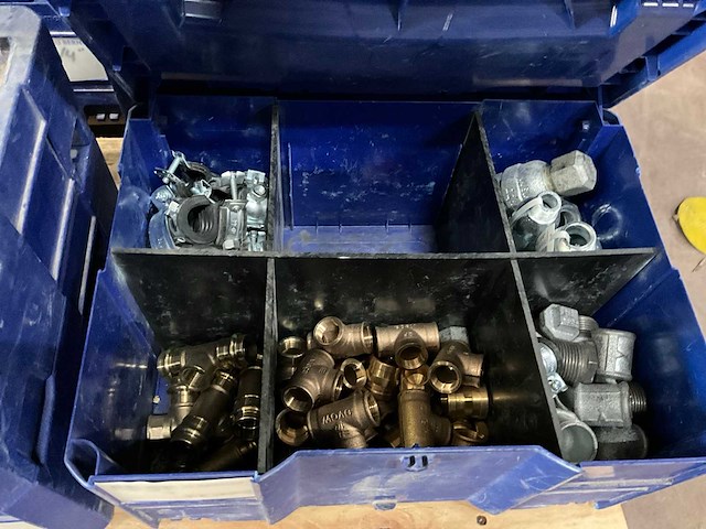 Kleine partij bouw- en bevestigingsmateriaal - afbeelding 2 van  22