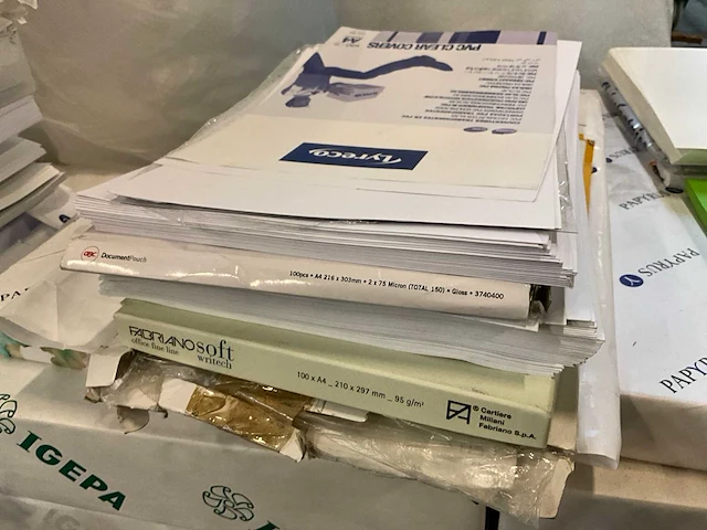 Kleine partij divers printmateriaal - afbeelding 3 van  42