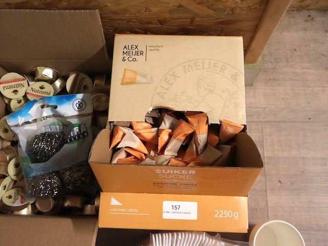 Kleine partij koffiebenodigdheden & eenmalig gebruik - afbeelding 4 van  6