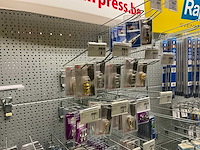 Kleine partij persluchtapparatuur en nieten - afbeelding 9 van  16