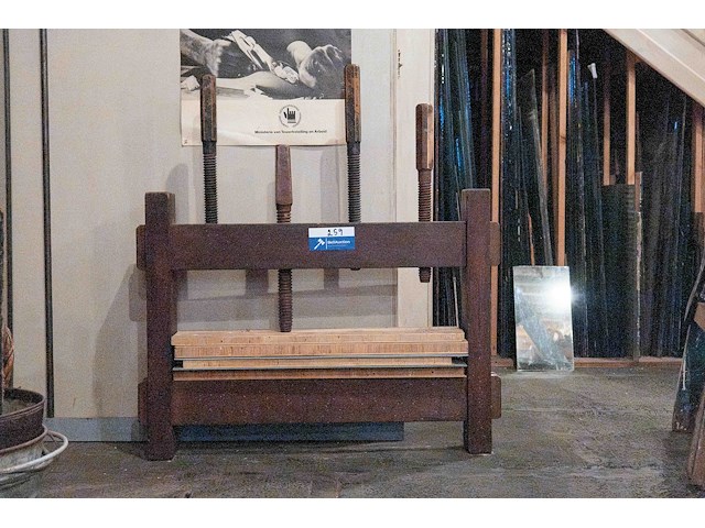 Kleine pres - afbeelding 1 van  1