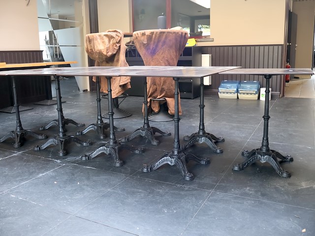 Kleine tafeltjes met gietijzeren poot (x9) - afbeelding 3 van  7