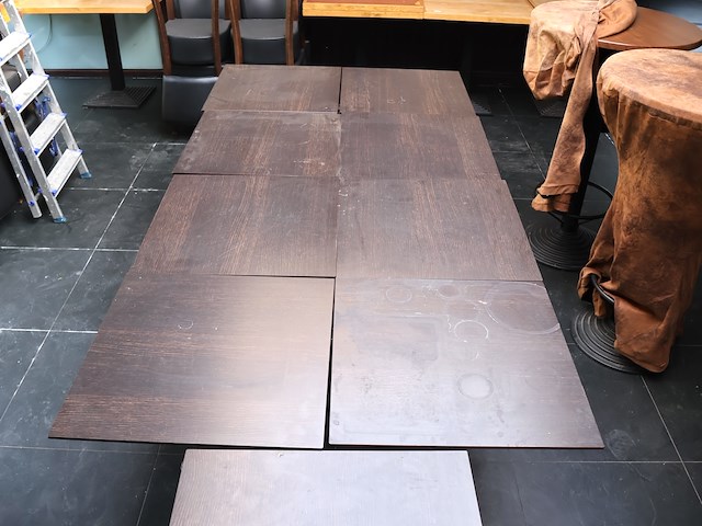 Kleine tafeltjes met gietijzeren poot (x9) - afbeelding 6 van  7