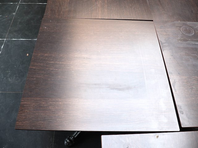 Kleine tafeltjes met gietijzeren poot (x9) - afbeelding 7 van  7