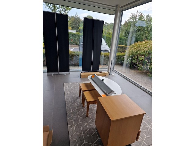 Kleinmeubelen en banners - afbeelding 1 van  5