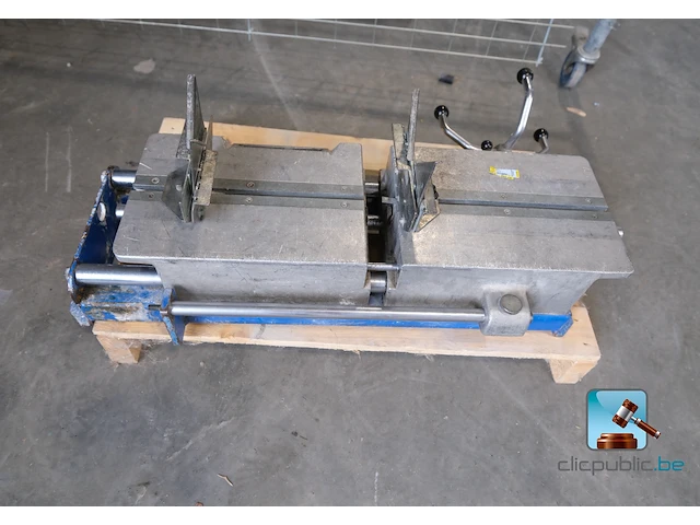 Klemframe voor een lasmachine - afbeelding 1 van  8