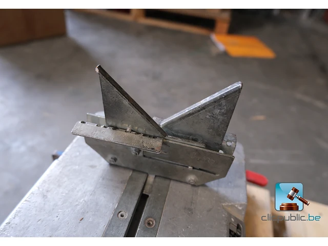 Klemframe voor een lasmachine - afbeelding 7 van  8