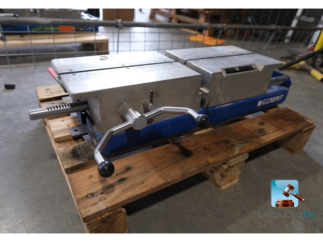 Klemframe voor een lasmachine - afbeelding 1 van  8