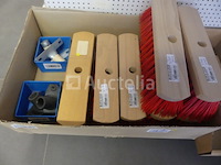 Klemmen, colsons, shlecktape, borstels, enzovoort. - afbeelding 2 van  14