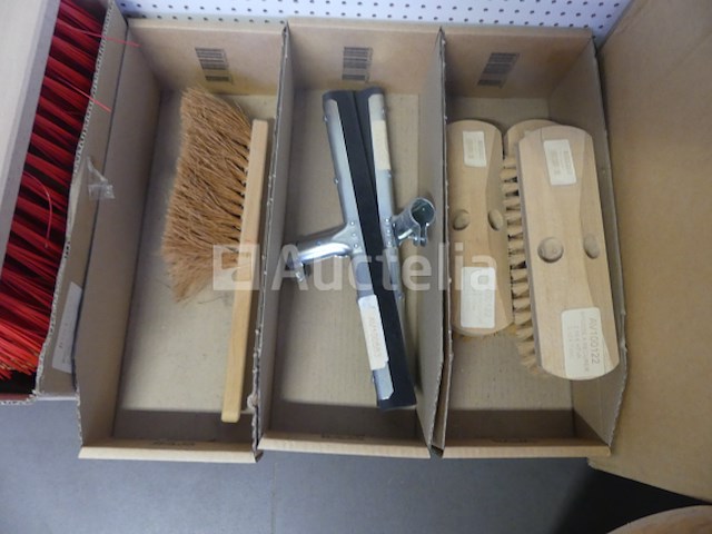 Klemmen, colsons, shlecktape, borstels, enzovoort. - afbeelding 7 van  14