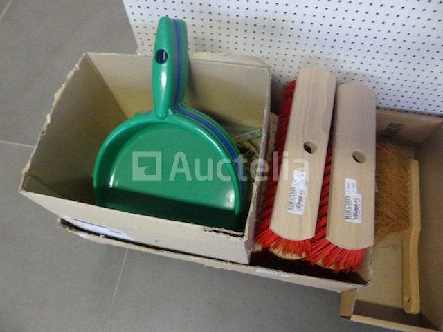 Klemmen, colsons, shlecktape, borstels, enzovoort. - afbeelding 11 van  14