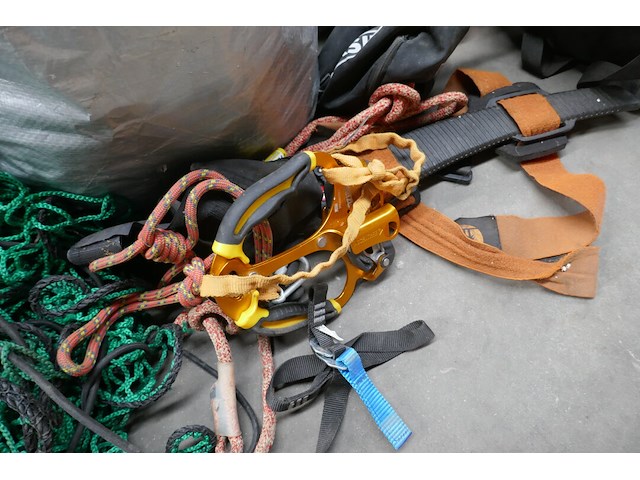 Klimmateriaal + sleepkabel en aanhangersnet - afbeelding 5 van  9