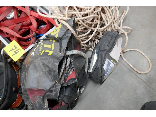 Klimmateriaal + sleepkabel en aanhangersnet - afbeelding 7 van  9