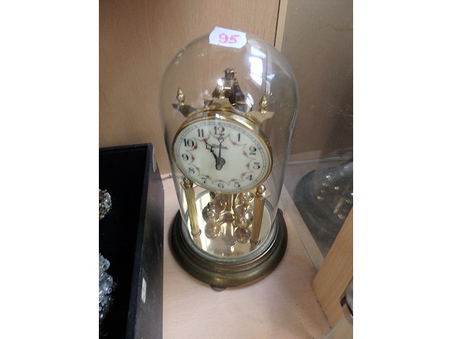 Klok onder sloop - afbeelding 1 van  1