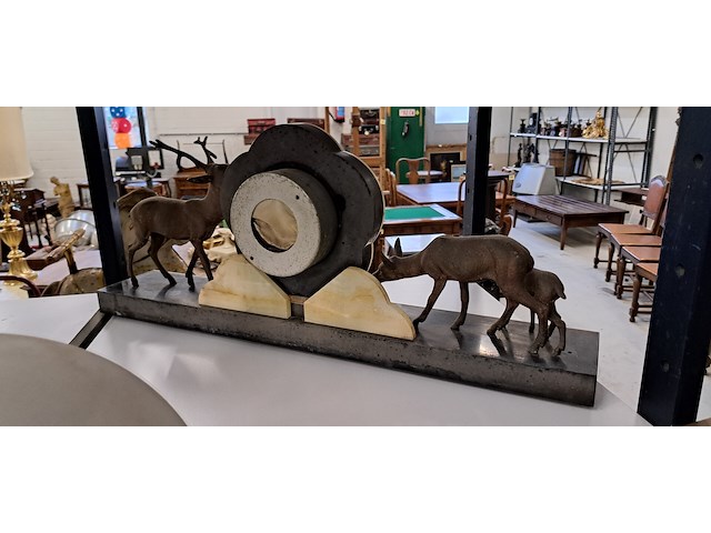 Klok op marmeren voet - afbeelding 2 van  2