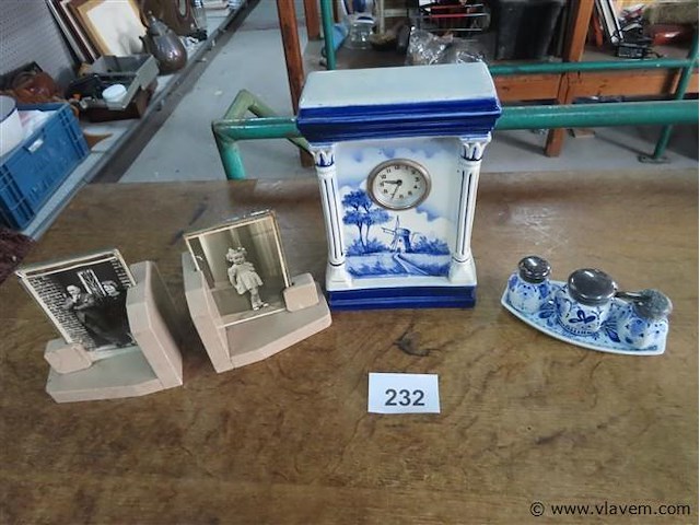 Klokje, boekensteunen en kruidensetje - afbeelding 1 van  5