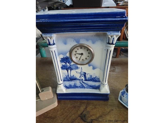 Klokje, boekensteunen en kruidensetje - afbeelding 3 van  5