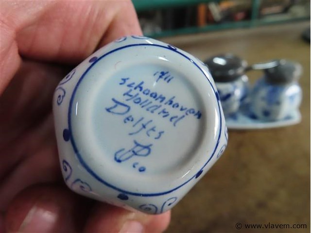 Klokje, boekensteunen en kruidensetje - afbeelding 5 van  5