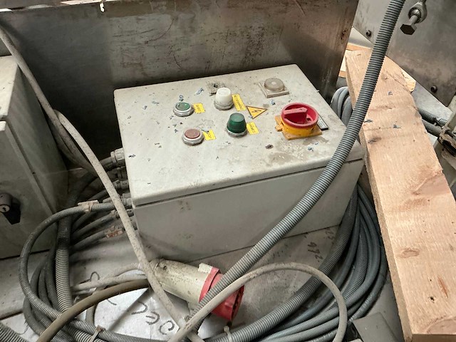 Kloostermans-huwaert beschermkap - afbeelding 2 van  11