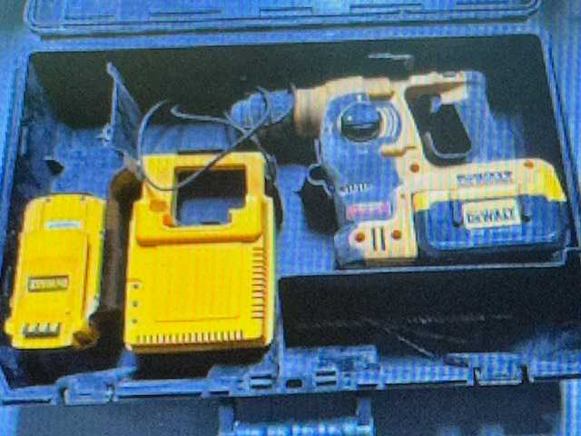 Klopboormachine dewalt - accessory haandtools - afbeelding 1 van  2