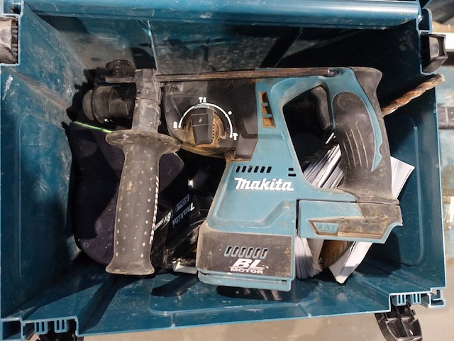 Klopboormachine makita - afbeelding 2 van  3