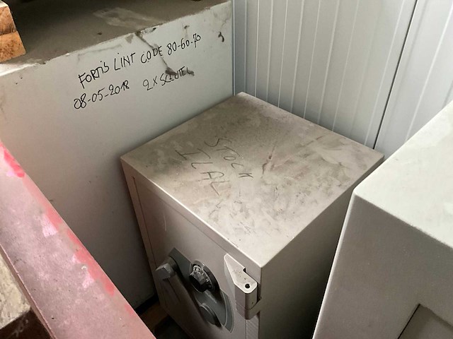 Kluis (13x) - afbeelding 13 van  21