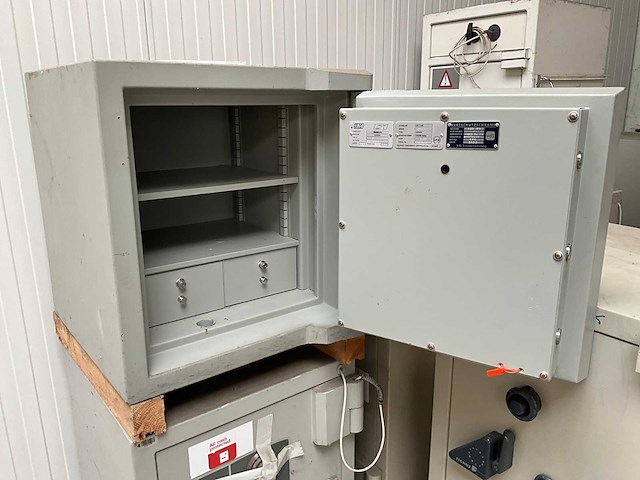 Kluis (13x) - afbeelding 16 van  21