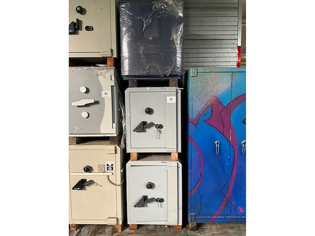 Kluis (3x) - afbeelding 1 van  13