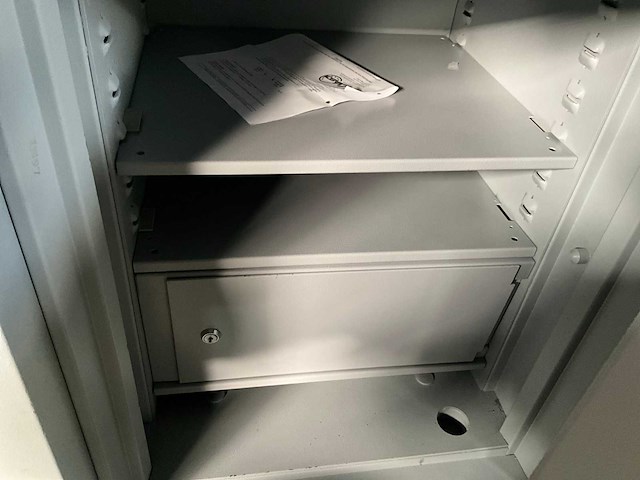 Kluis (3x) - afbeelding 11 van  13