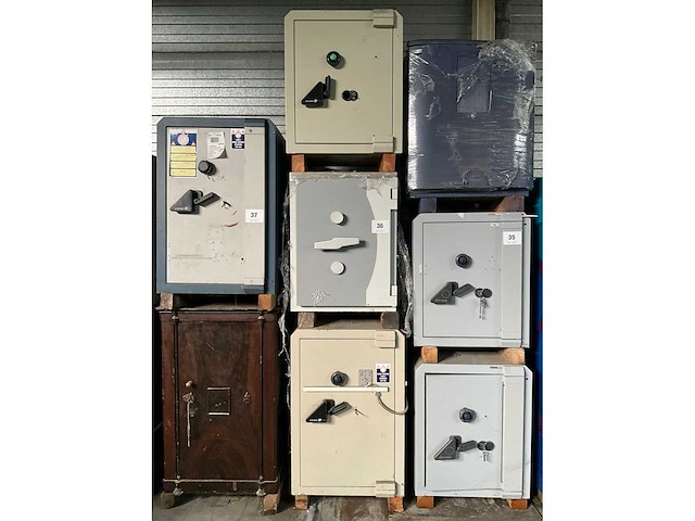 Kluis (3x) - afbeelding 1 van  8