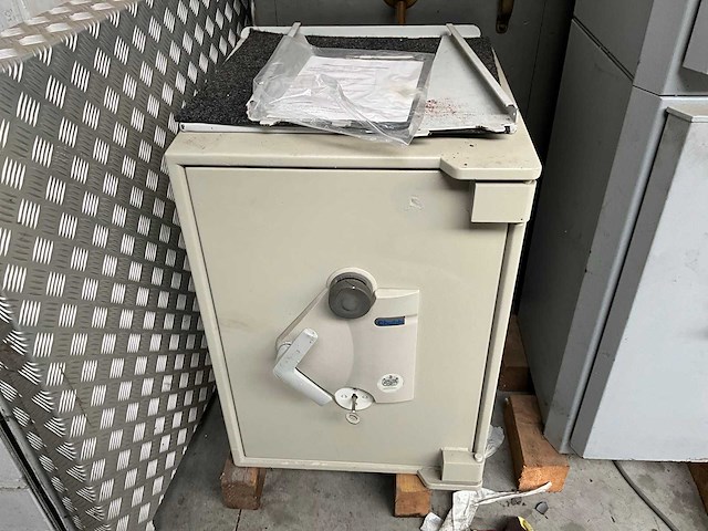 Kluis (8x) - afbeelding 7 van  13