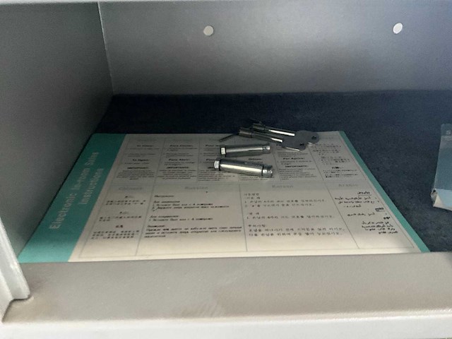 Kluis (8x) - afbeelding 12 van  15