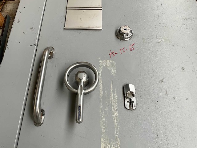 Kluisdeur (3x) - afbeelding 5 van  10