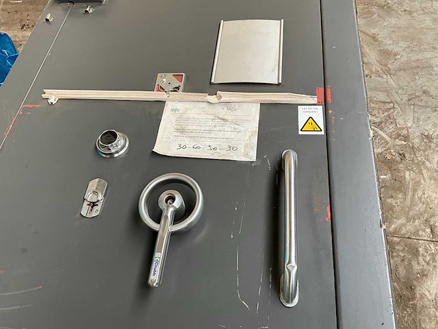 Kluisdeur (3x) - afbeelding 8 van  10