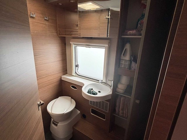 Knaus r12 autocaravane intégrale motorhome - afbeelding 29 van  50