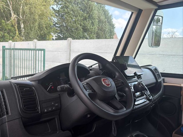 Knaus r12 autocaravane intégrale motorhome - afbeelding 17 van  50