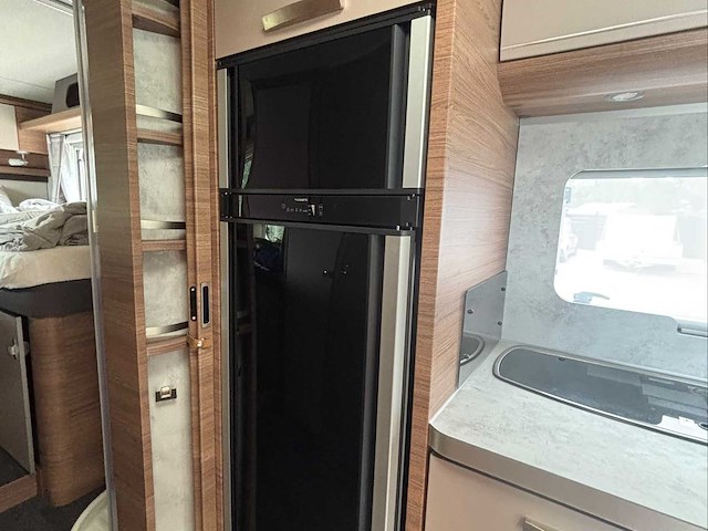 Knaus r12 autocaravane intégrale motorhome - afbeelding 27 van  50