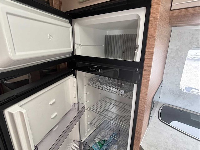 Knaus r12 autocaravane intégrale motorhome - afbeelding 28 van  50