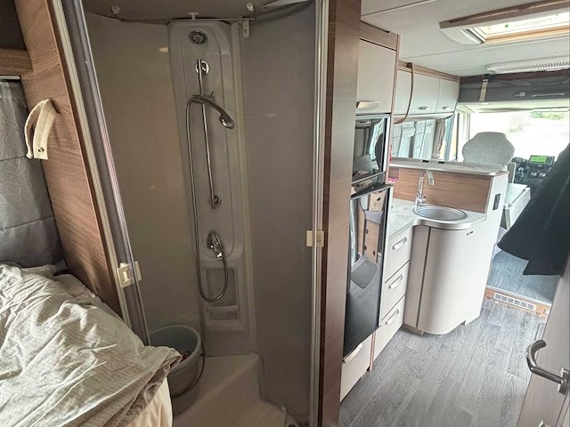 Knaus r12 autocaravane intégrale motorhome - afbeelding 32 van  50