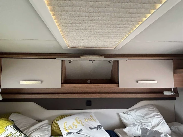 Knaus r12 autocaravane intégrale motorhome - afbeelding 35 van  50