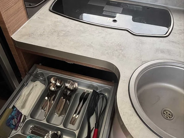 Knaus r12 autocaravane intégrale motorhome - afbeelding 36 van  50