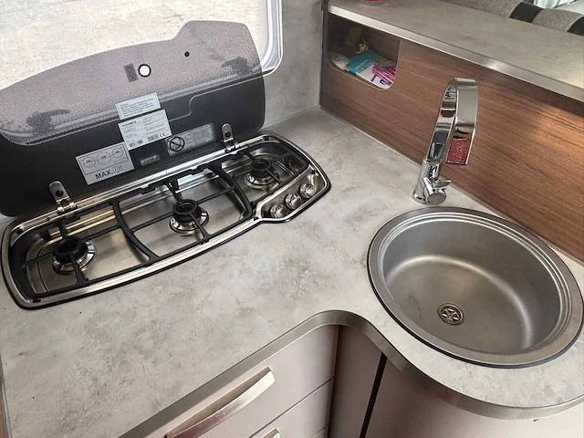 Knaus r12 autocaravane intégrale motorhome - afbeelding 37 van  50
