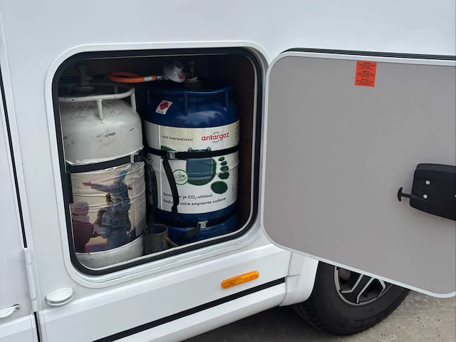 Knaus r12 autocaravane intégrale motorhome - afbeelding 50 van  50