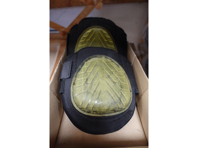 Kniebeschermers met velcro - afbeelding 2 van  3