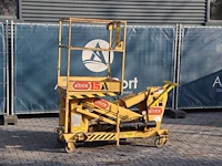 Knikarmhoogwerker hyster m-15 elektrisch 6.6m